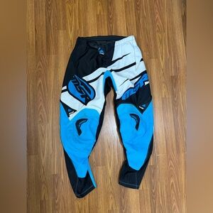 MSR Axxis riding pants size 34 durable 600 Denier abrasion-resistant knee panels